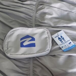 NWT Aeroloft Gray Anywhere Belt Bag